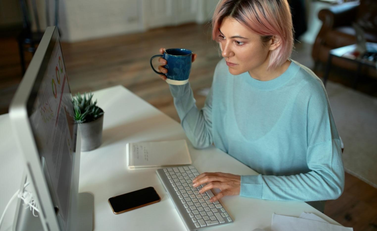 Close analysis of trading behavior and psychological patterns in market situations